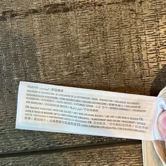 NWT Abercrombie & Fitch Wide Drapey Tailored Cargo Pant 34 Short - Picture 9 of 9